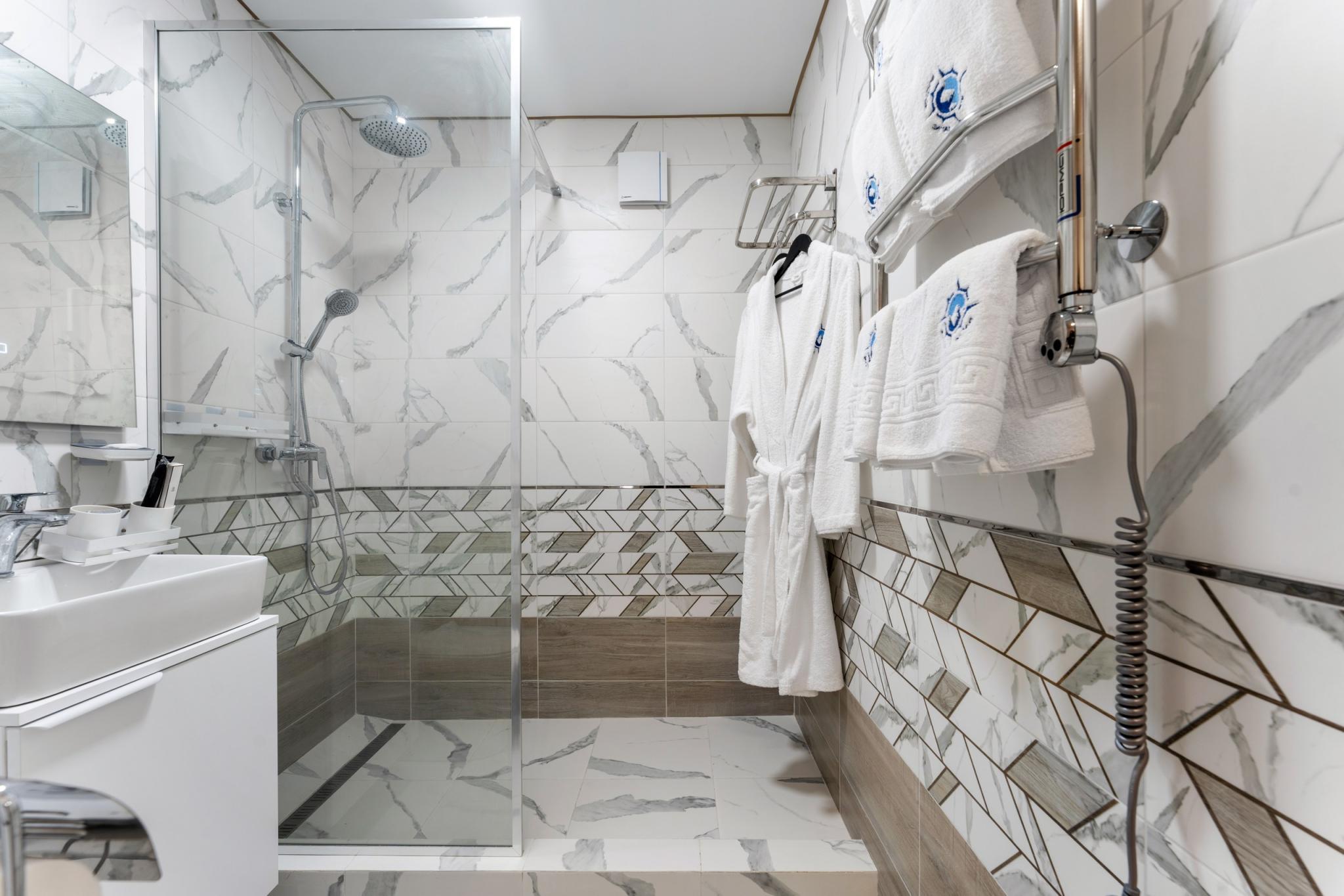 Фото Восток-Запад