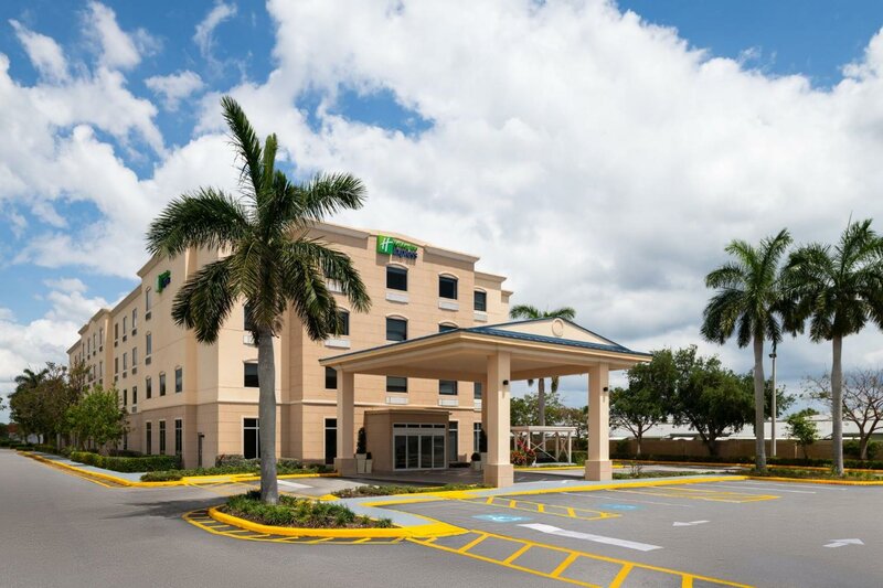 Гостиница Holiday Inn Exp Stes Boynton W в Бойнтон Бич