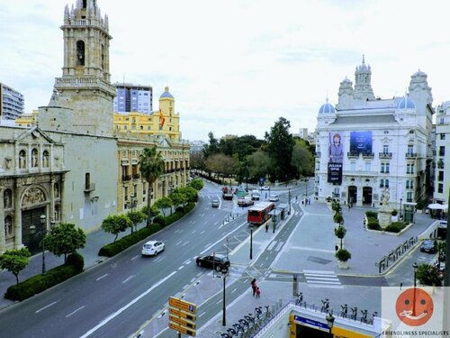 Хостел Purple Nest Hostel Valencia в Валенсии