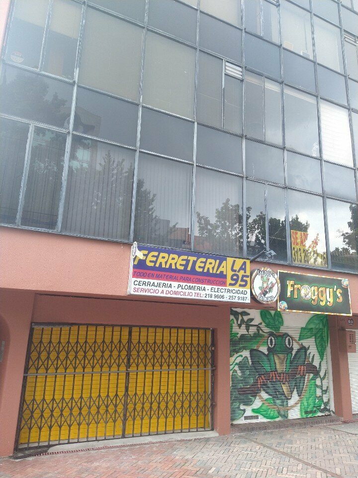 Hardware store Ferreteria la 95, Bogota, photo