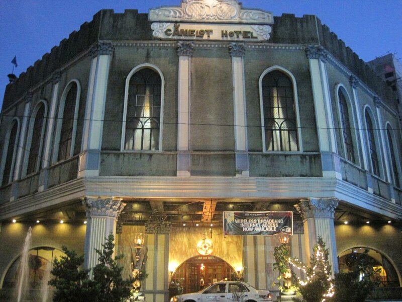 Гостиница New Camelot Hotel в Кесон-Сити