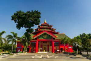 Гостиница Garden Palace Hotel Surabaya в Сурабае
