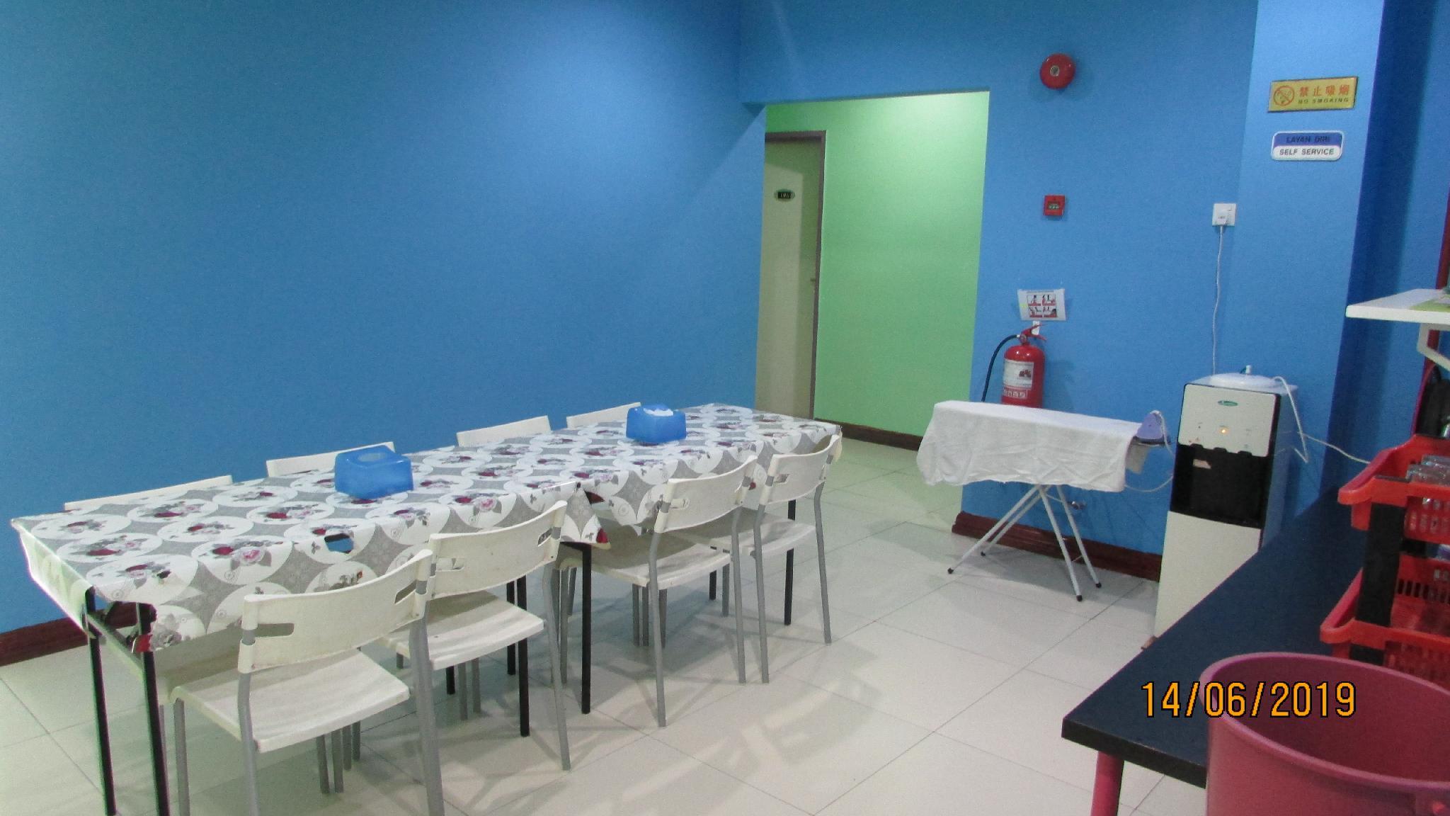 Фото Hotel Zamburger Sungai Besi