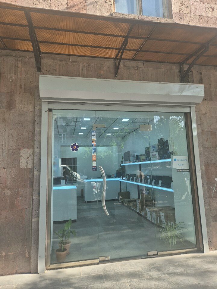 Electronics store Slide Comp, Yerevan, photo