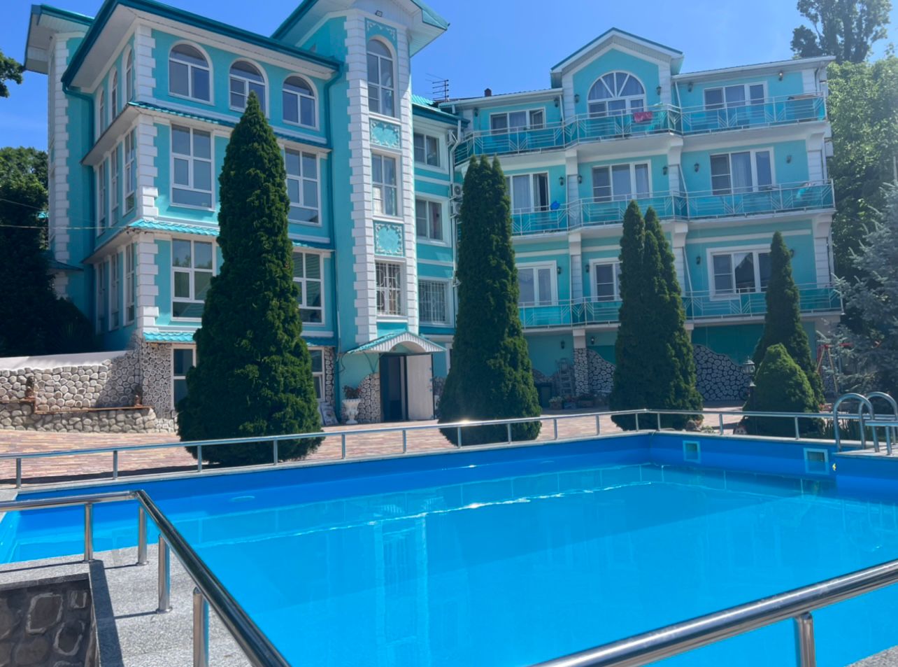 Фото отеля 1