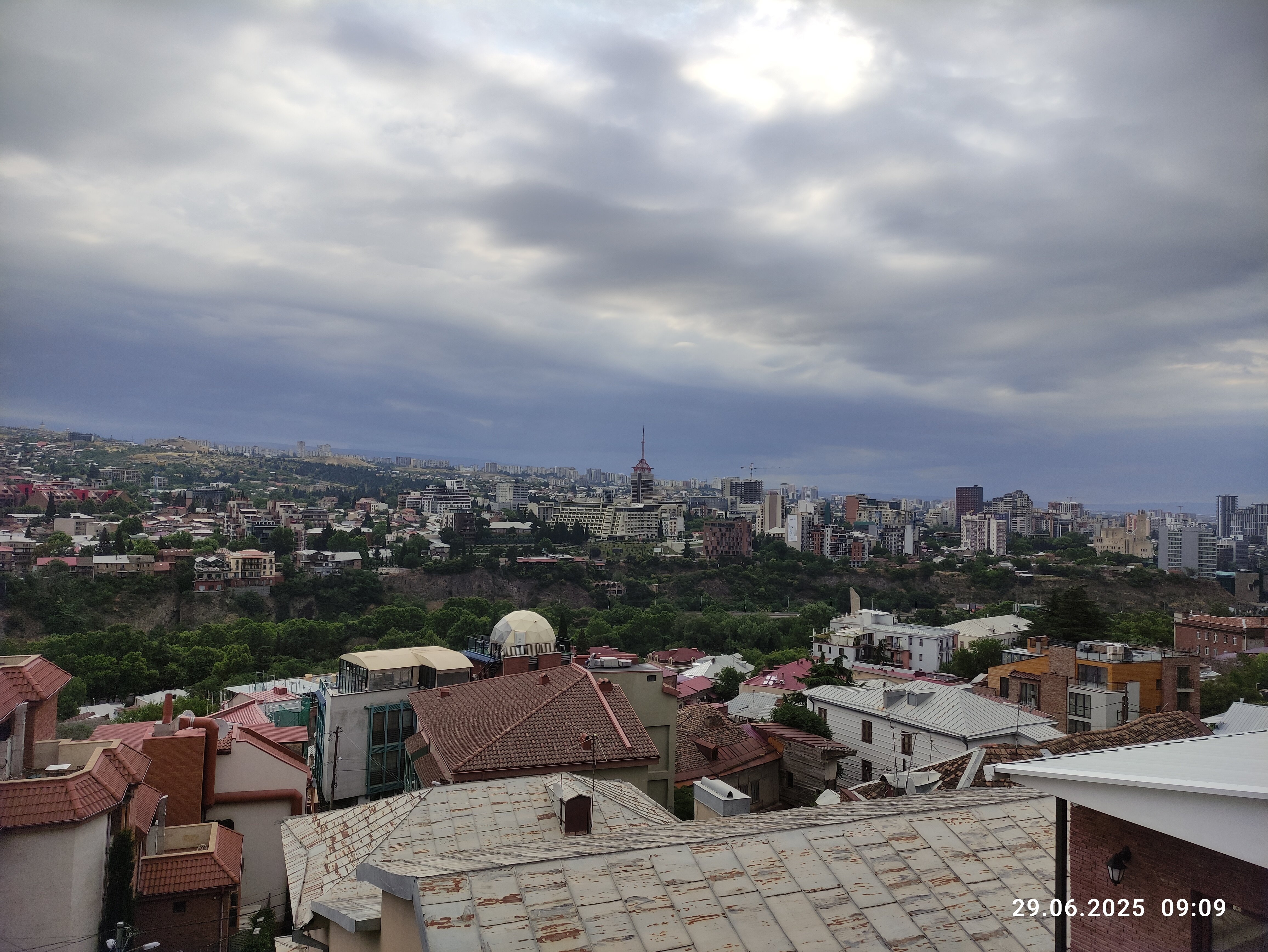 Фото Kraveli Hotel