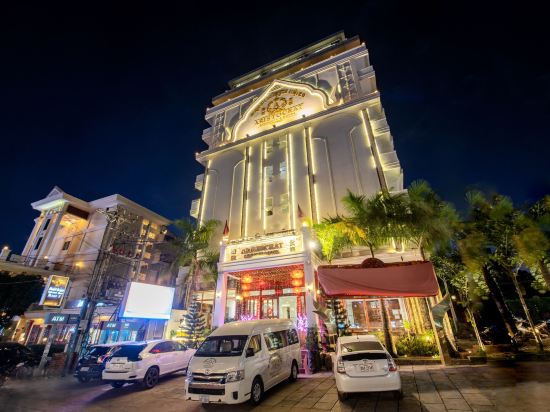 Фото Aristocrat Residence & Hotel