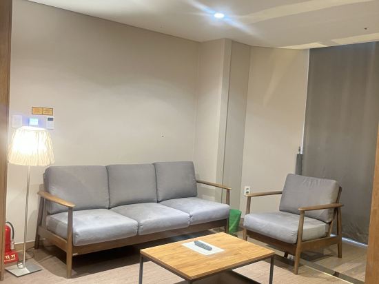 Фото First Stay Hotel