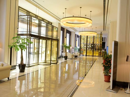 Фото Golden Tulip Bund New Asia