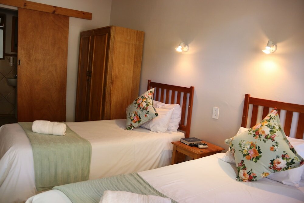 Фото Aan Die Oewer Guest House