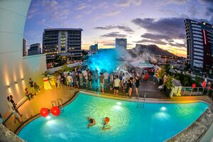 Гостиница Hennessy Park Hotel