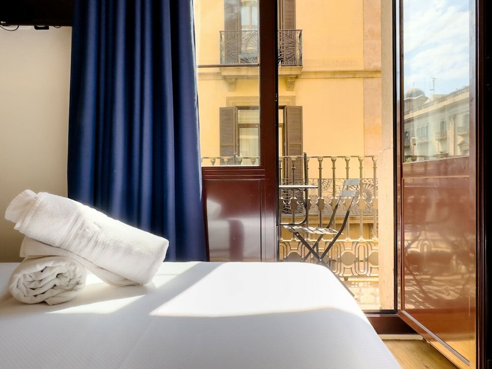 Фото Som Nit Born