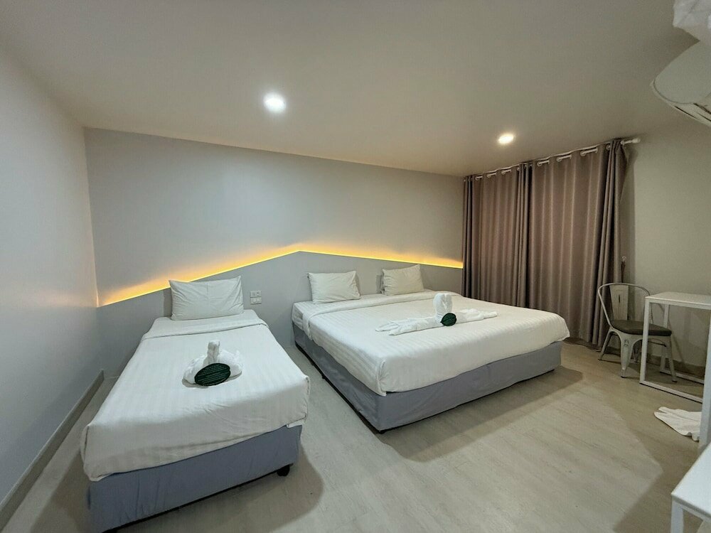 Hotel Bed by Boat Hotel & Apartment, Bangkok, photo