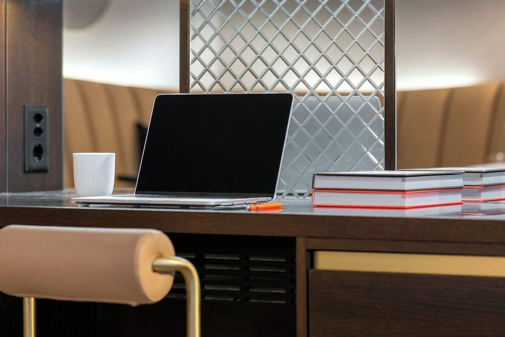 Фото Neues Schloss Privat Hotel Zurich, Autograph Collection