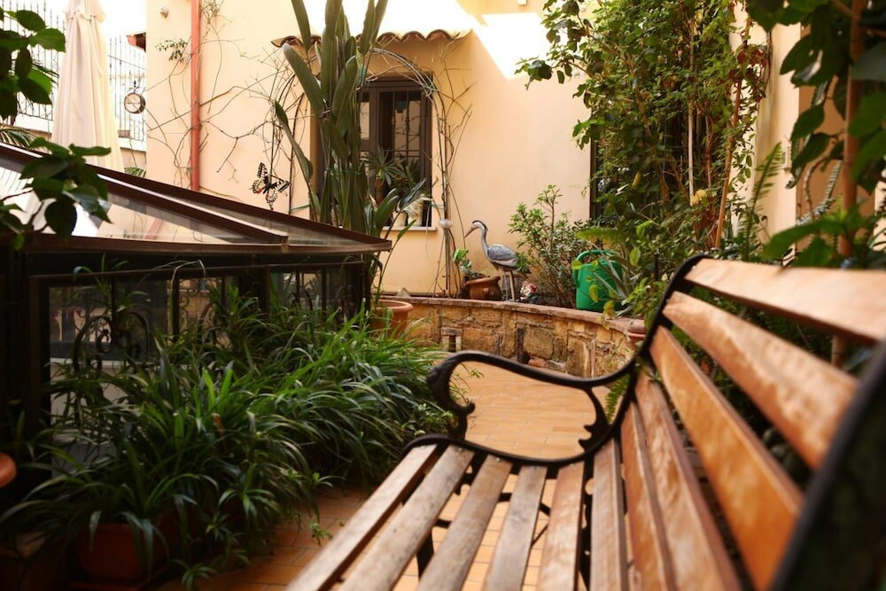 Фото Art Lincoln Palermo