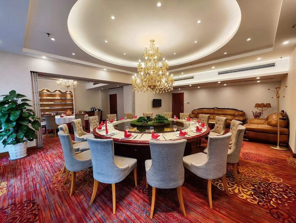 Фото Chongqing Milky Way Hotel