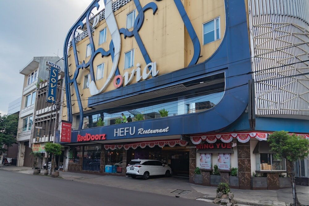 Фото RedDoorz Premium near Bandung Station