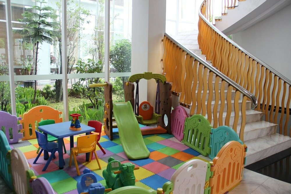 Фото Hariston Hotel and Suites