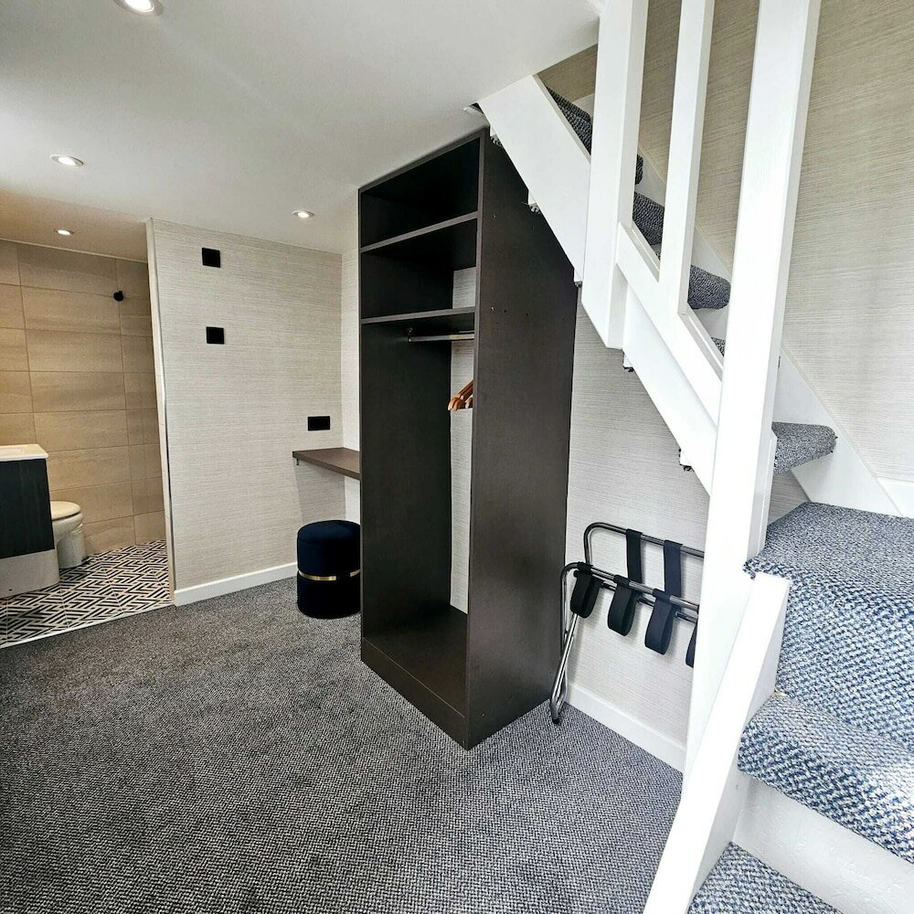 Фото Mentone Hotel