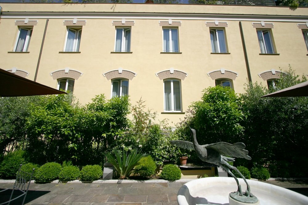 Фото Ateneo Garden Palace