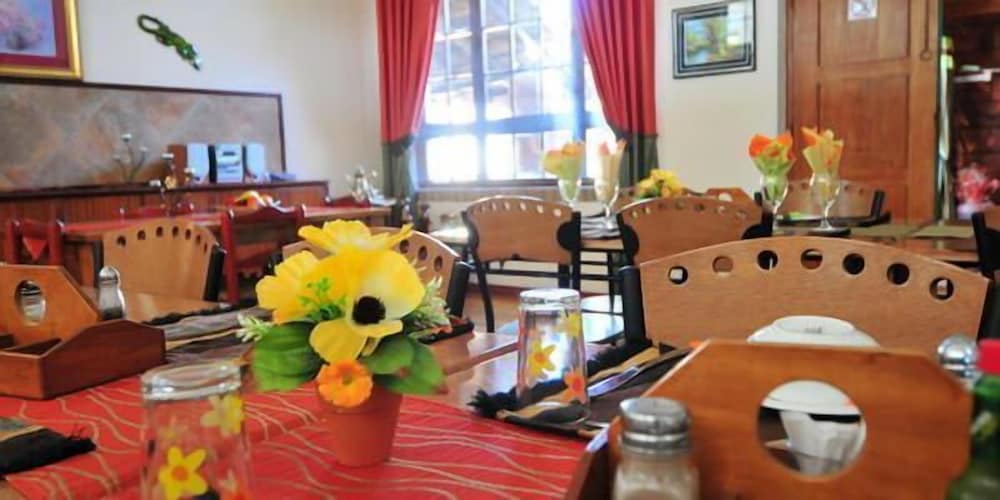 Фото Oasis Country Lodge