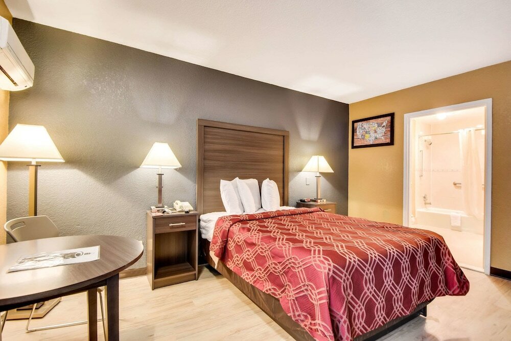 Фото Econo Lodge Busch Gardens