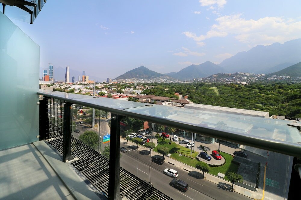Фото Holiday Inn Express & Suites Monterrey Valle, an Ihg Hotel