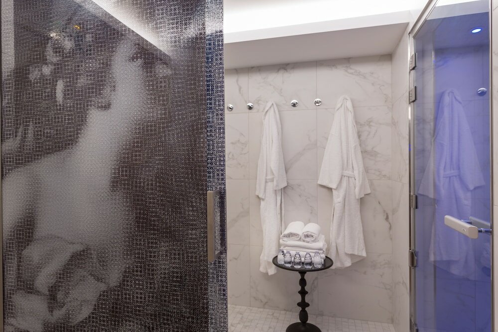 Фото La Comtesse