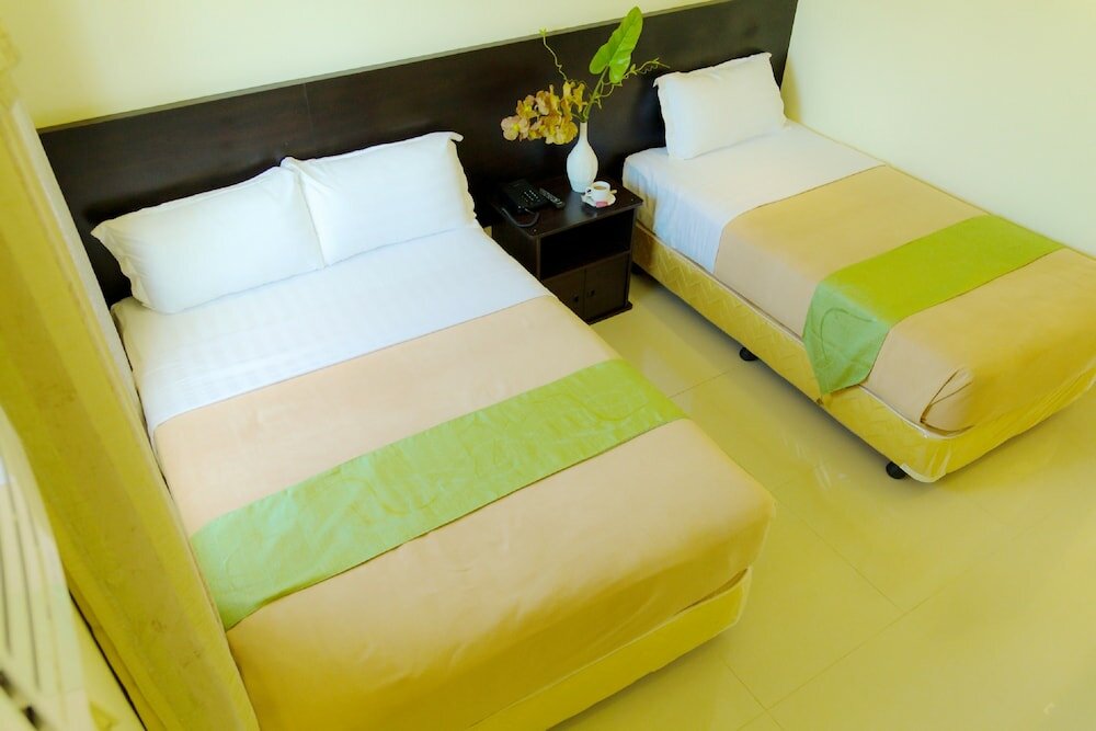 Фото Canberry Hotel