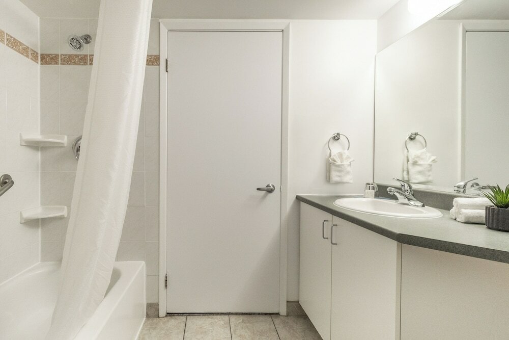 Фото Hotel Saint-Laurent Montreal