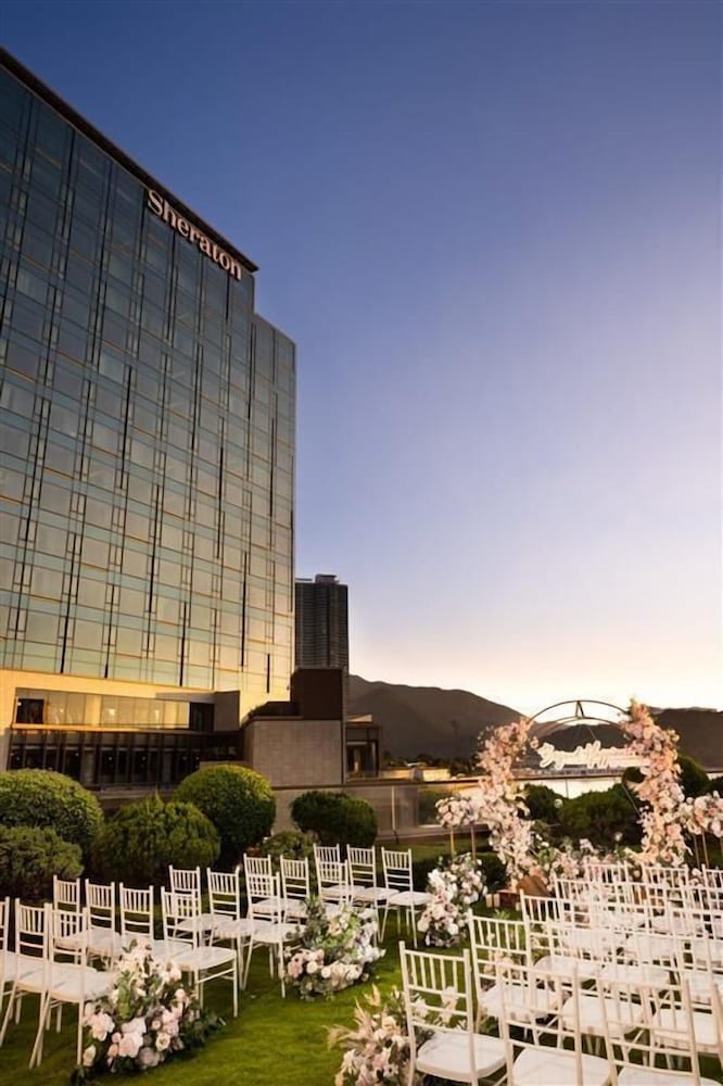 Фото Sheraton Hong Kong Tung Chung Hotel