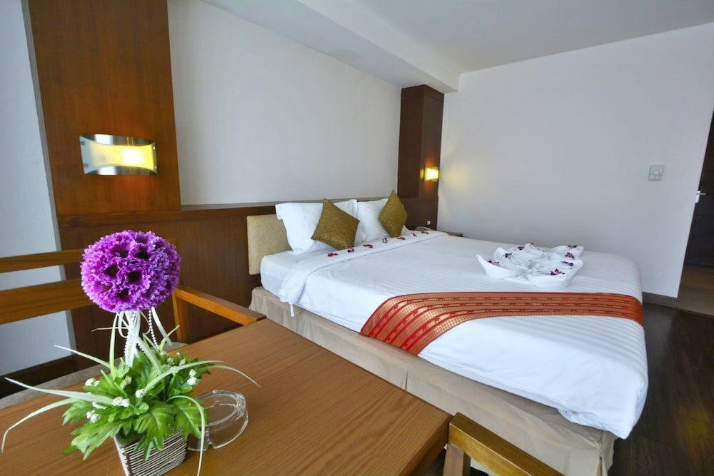 Фото Patong Palace Hotel