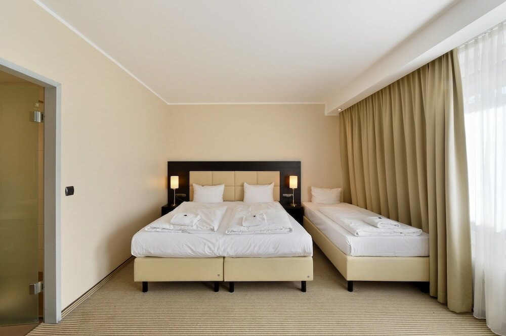 Фото Zi Hotel & Lounge