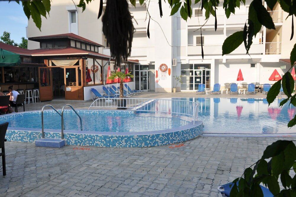 Фото Hotel BelleVille