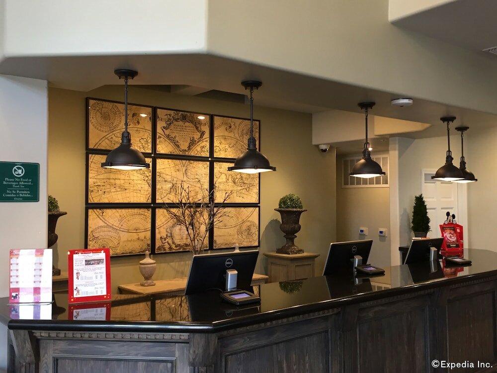 Фото Anaheim Camelot Inn & Suites