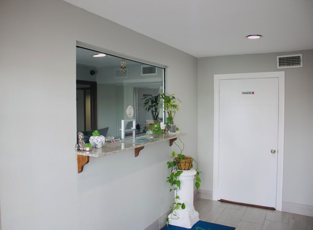 Фото Meridian Inn Oklahoma City Airport