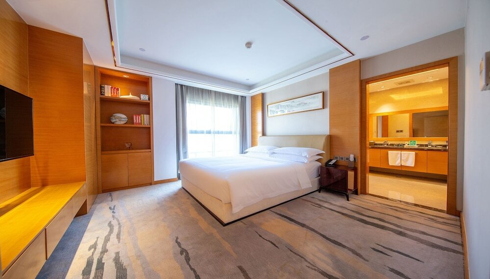 Фото Holiday Inn Nanjing Xuanwu Lake, an Ihg Hotel