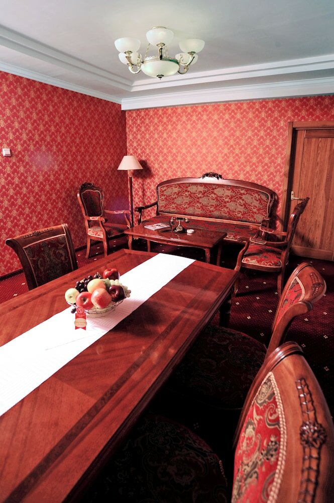 Фото White House Hotel