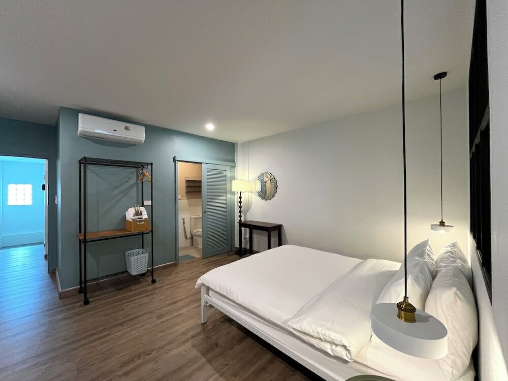 Фото Nautical Home Bed & Breakfast Khaolak