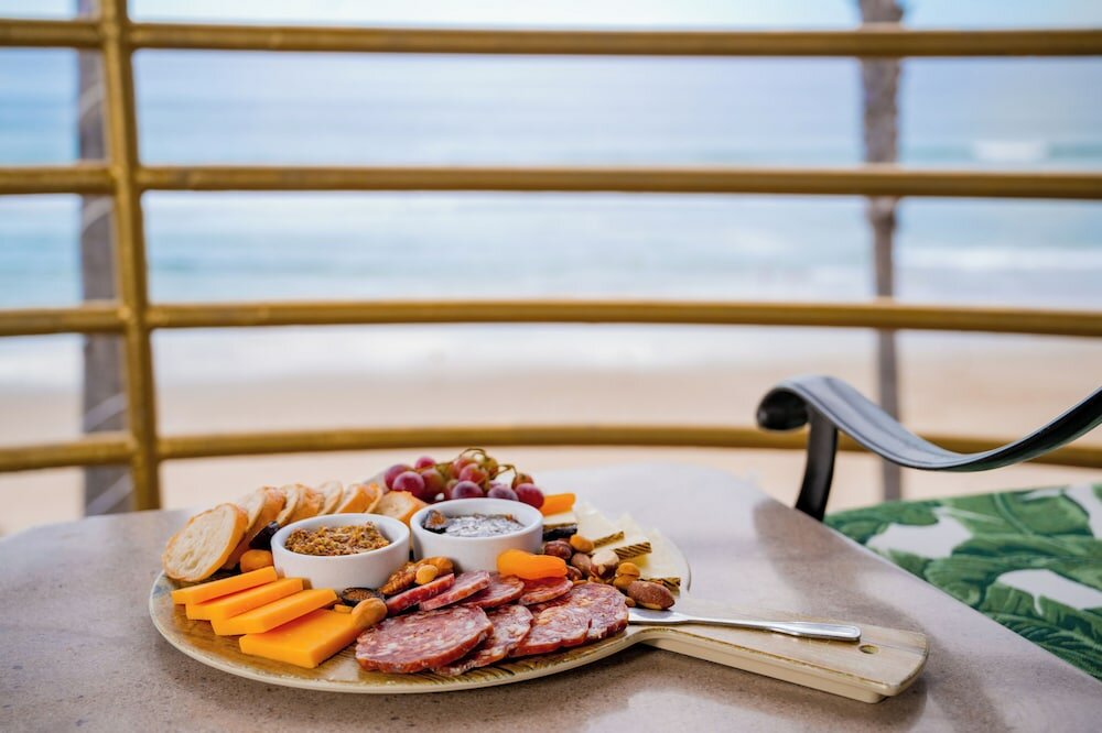 Фото Pacific Terrace Hotel