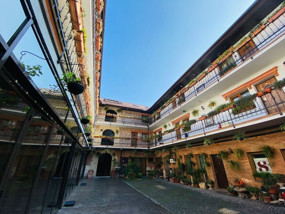 Фото Hotel Hanul Fullton