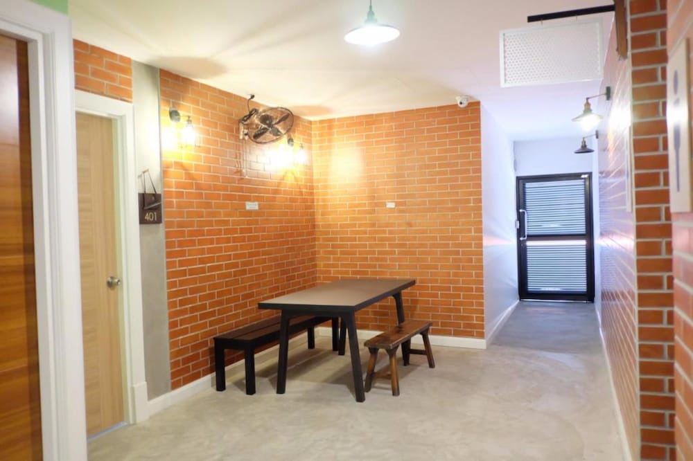 Фото Bed@Town Hostel