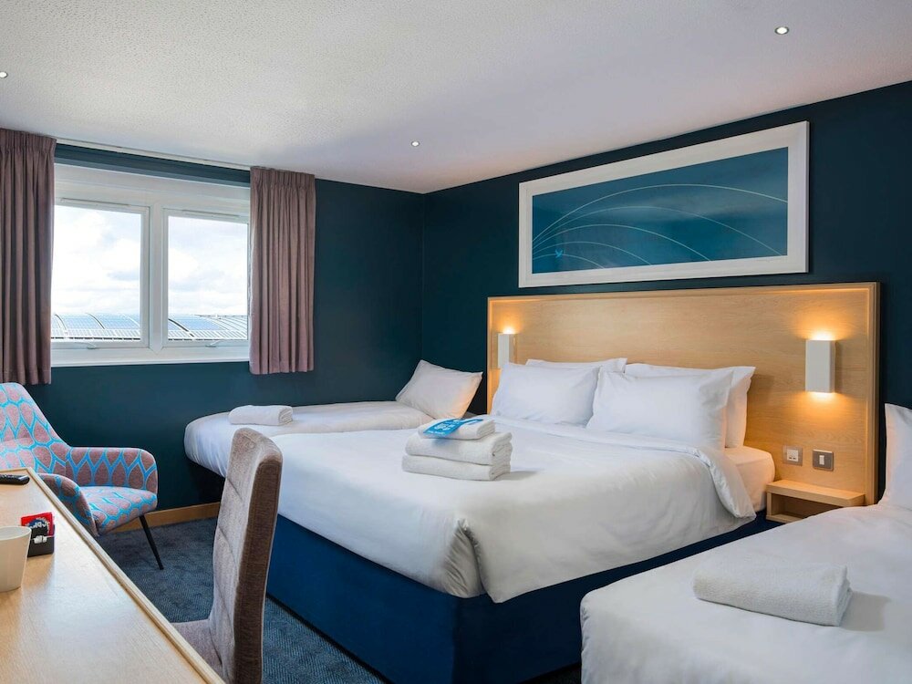 Фото Travelodge London Central City Road Hotel