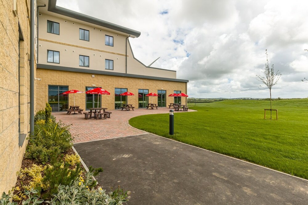Фото Holiday Inn Express Bodmin - Victoria Junction, an Ihg Hotel