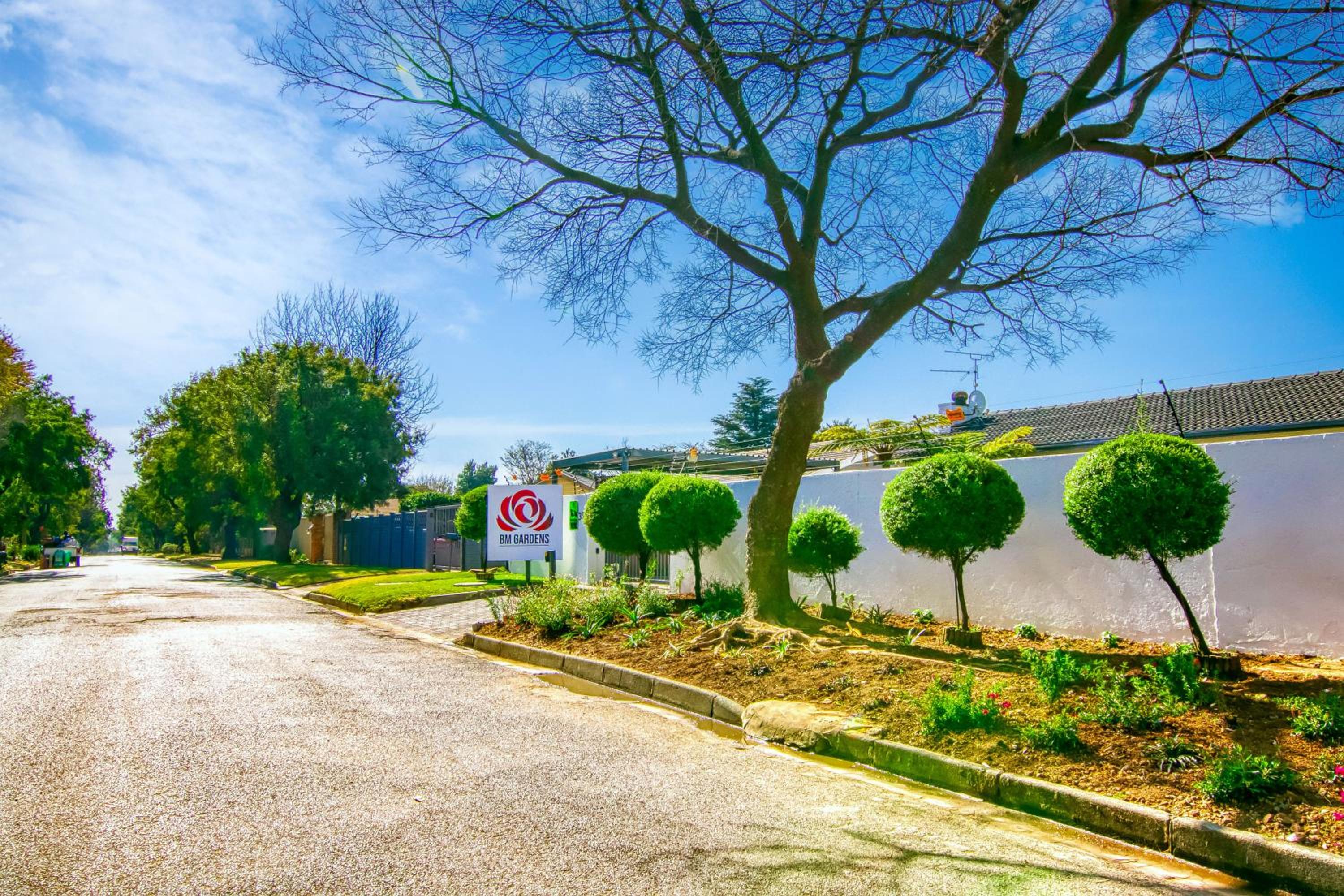 Фото Bm Gardens Apartment Hotel