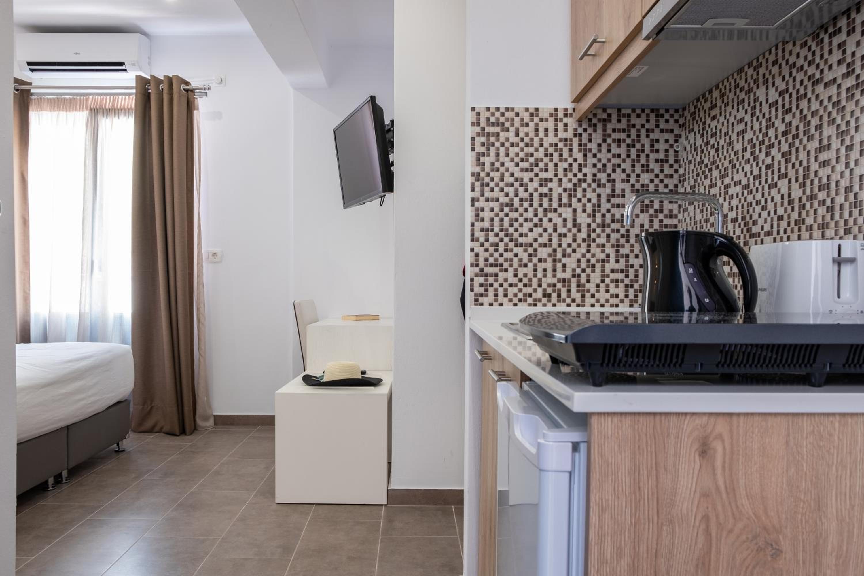 Фото Tristhenia Hotel