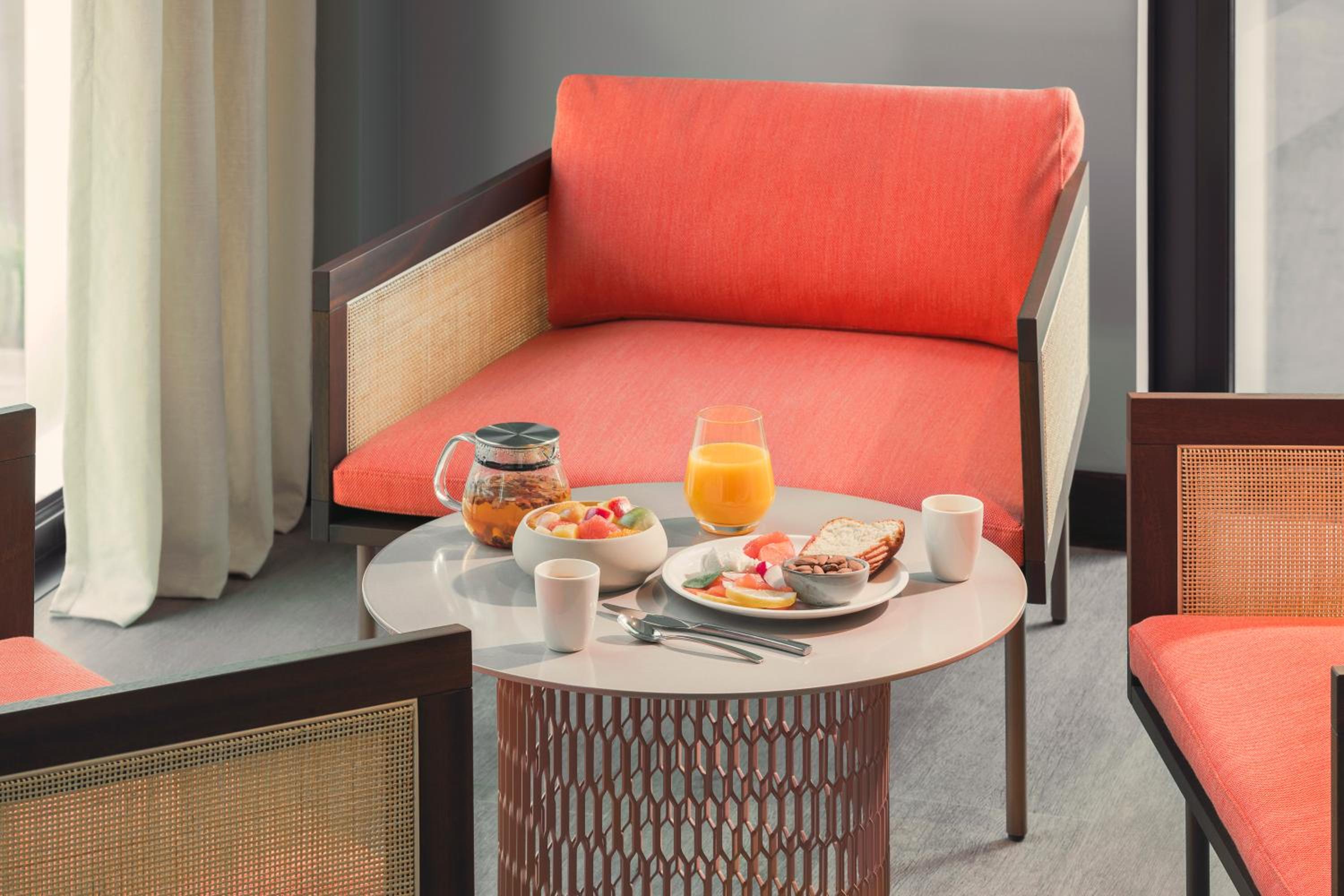 Фото Okko Hotels Paris la Défense