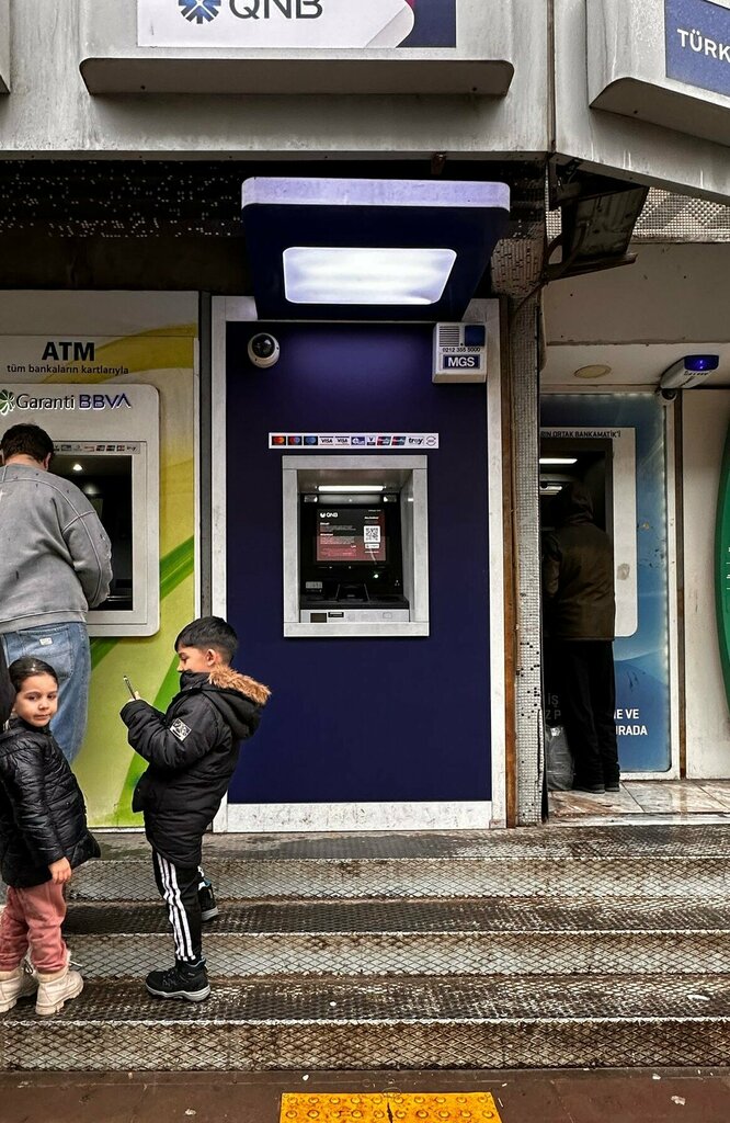 ATM Qnb Bank, Istanbul, photo