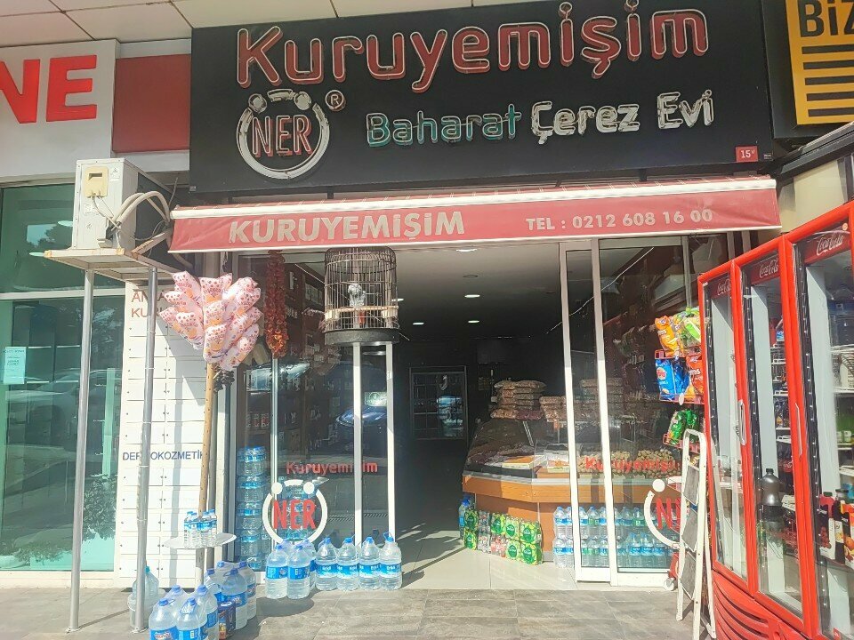 Nuts, snacks, dried fruits Kuruyemishim, Istanbul, photo