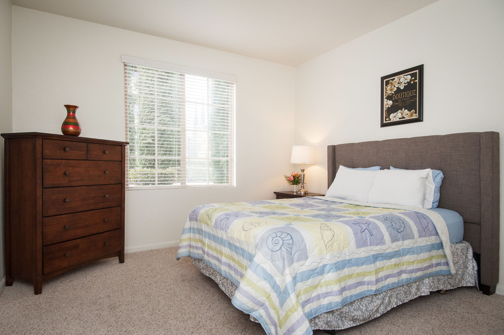 Фото Sunshine Suites at Hillcrest